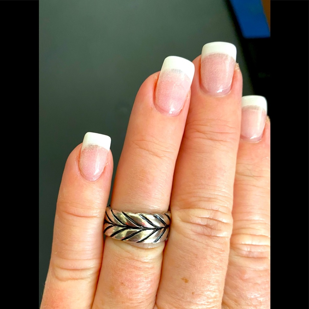 Ladies silver ring 7.5